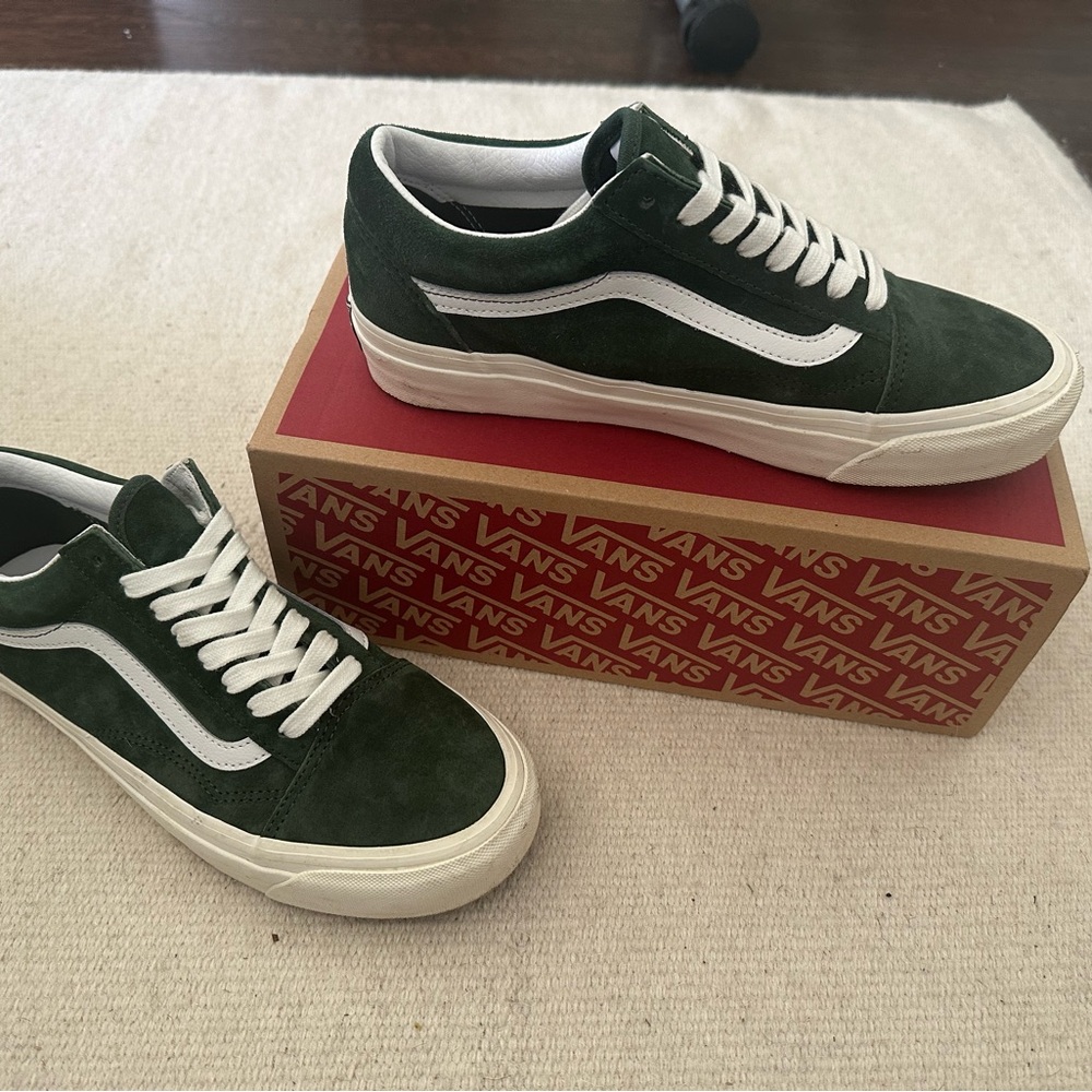 Vans Men's Green Suede Sneakers